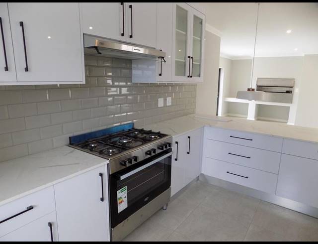 3 BEDROOM HOUSE FOR SALE IN FRAAIUITSIG